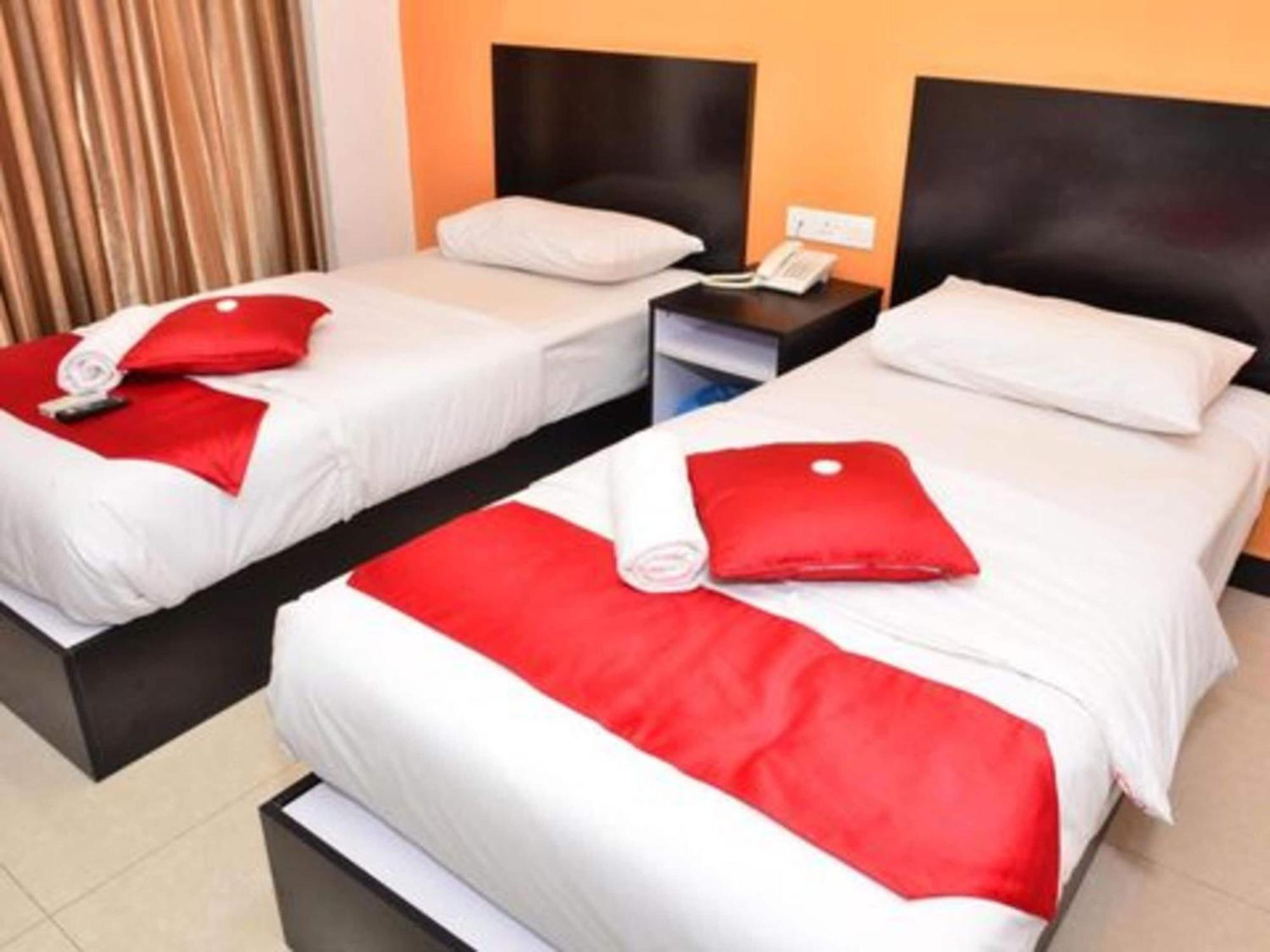 Oyo 91087 Hotel Dspark Port กลัง ภายนอก รูปภาพ
