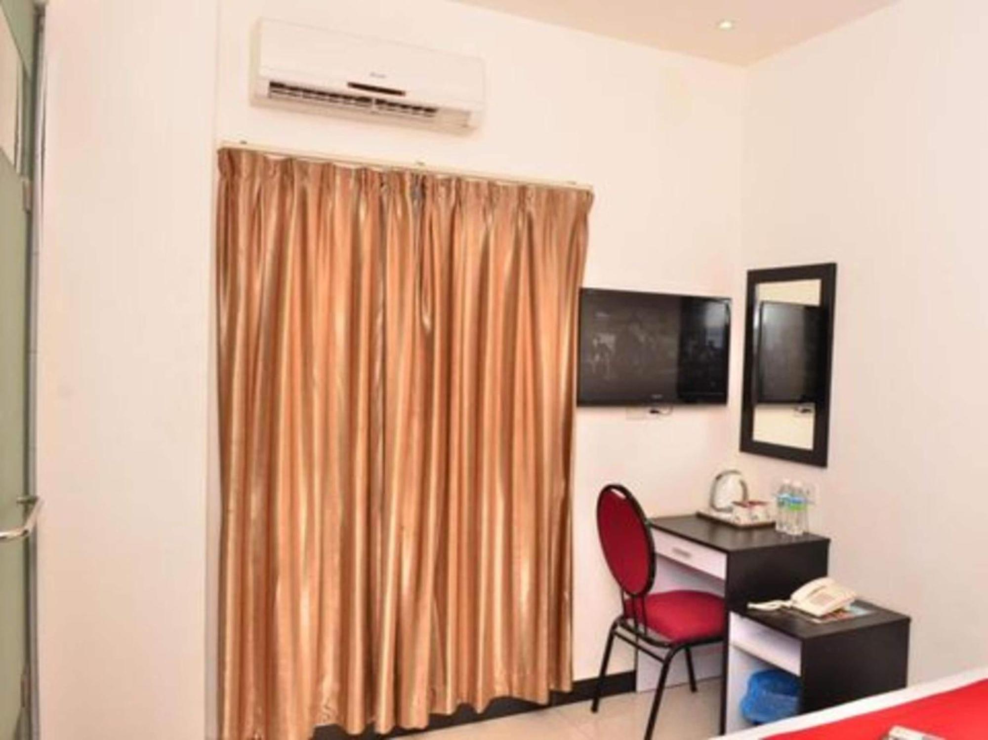 Oyo 91087 Hotel Dspark Port กลัง ภายนอก รูปภาพ