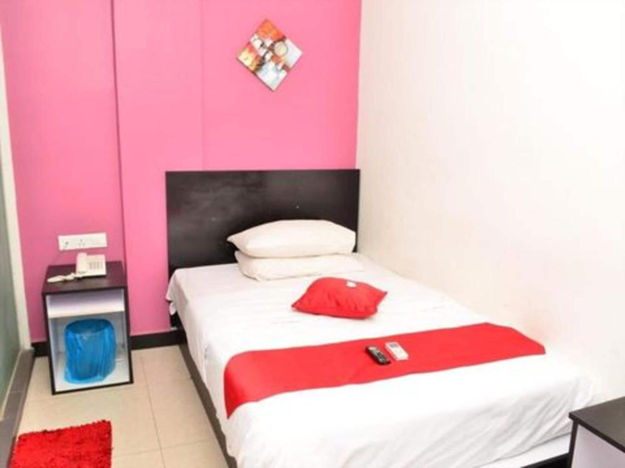 Oyo 91087 Hotel Dspark Port กลัง ภายนอก รูปภาพ